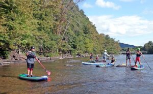 Stand up paddleboarders on the Nolichucky River